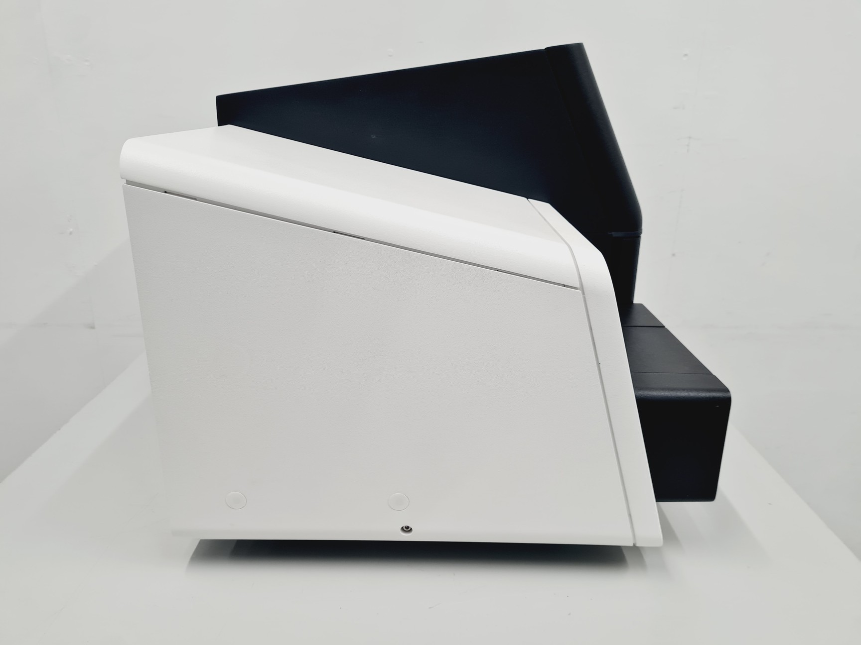 Image of Illumina MiSeq SY-410-1003 DNA Sequencing System
