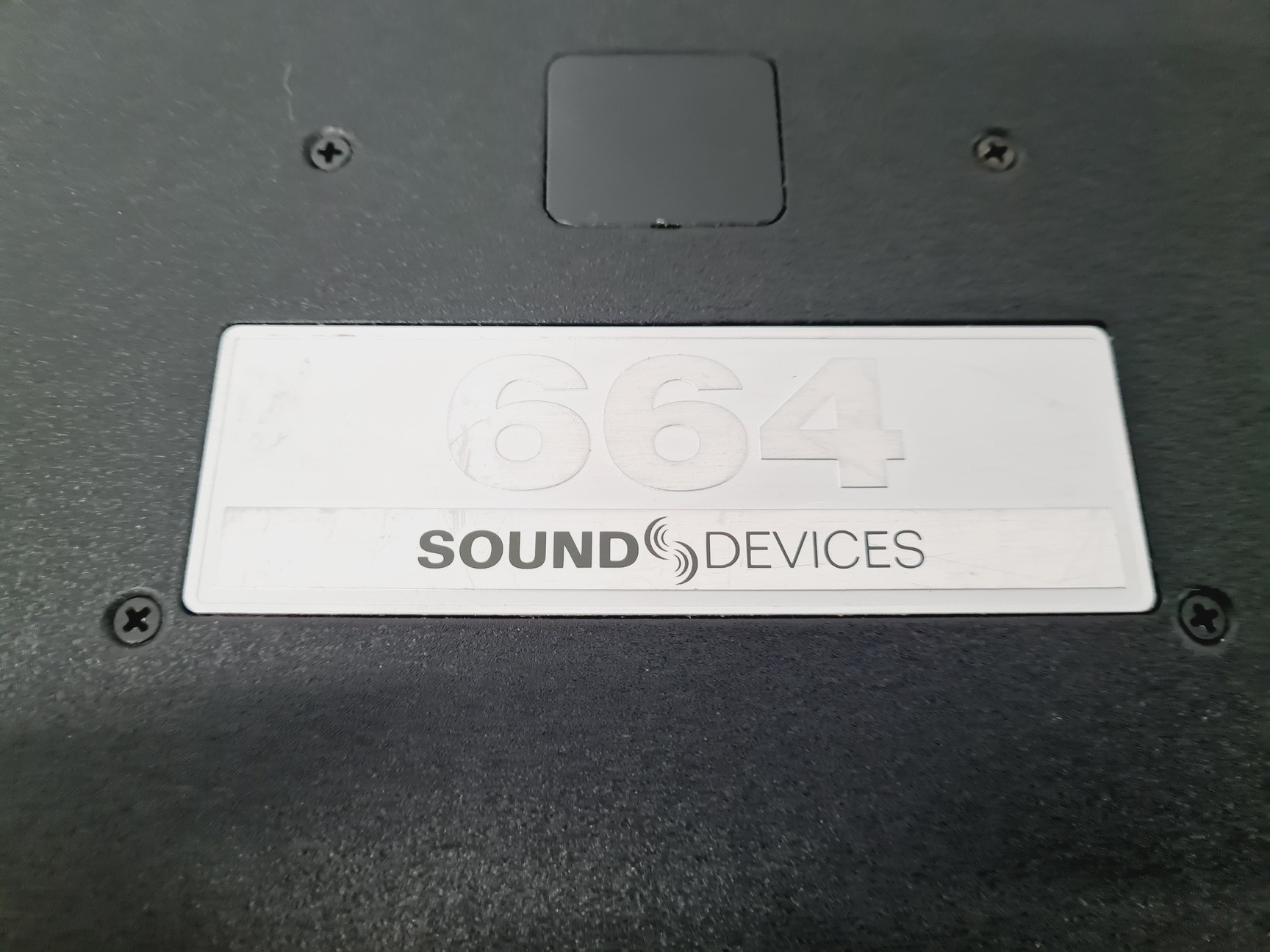 Image of 664 Sound Devices with Swit SC-302 Battery Charger Kit