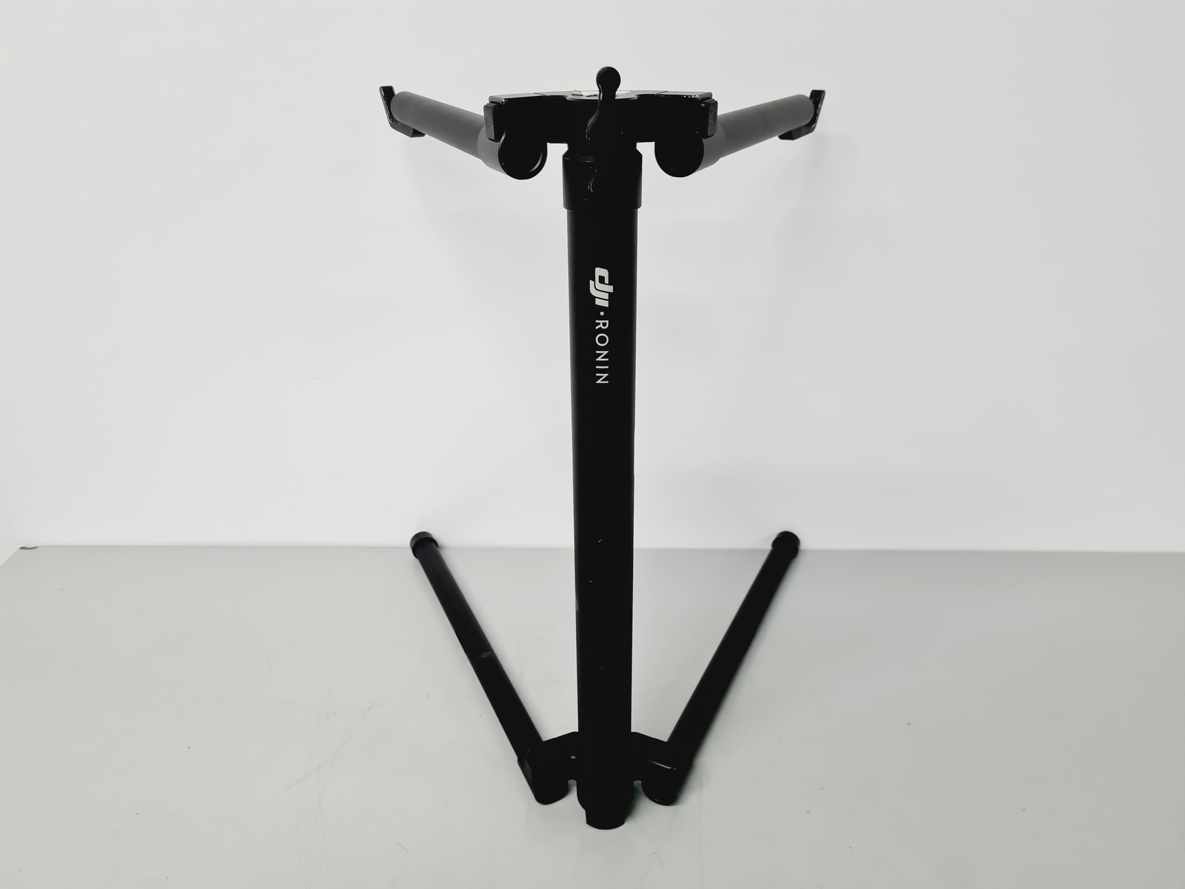 Image of DJI Ronin-R-16 Professional Handheld Camera Stabilised Gimbal System