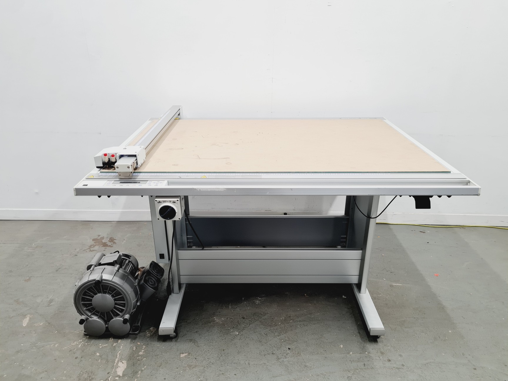 Image of Graphtec Cutting Pro FC2250-120 Plotter