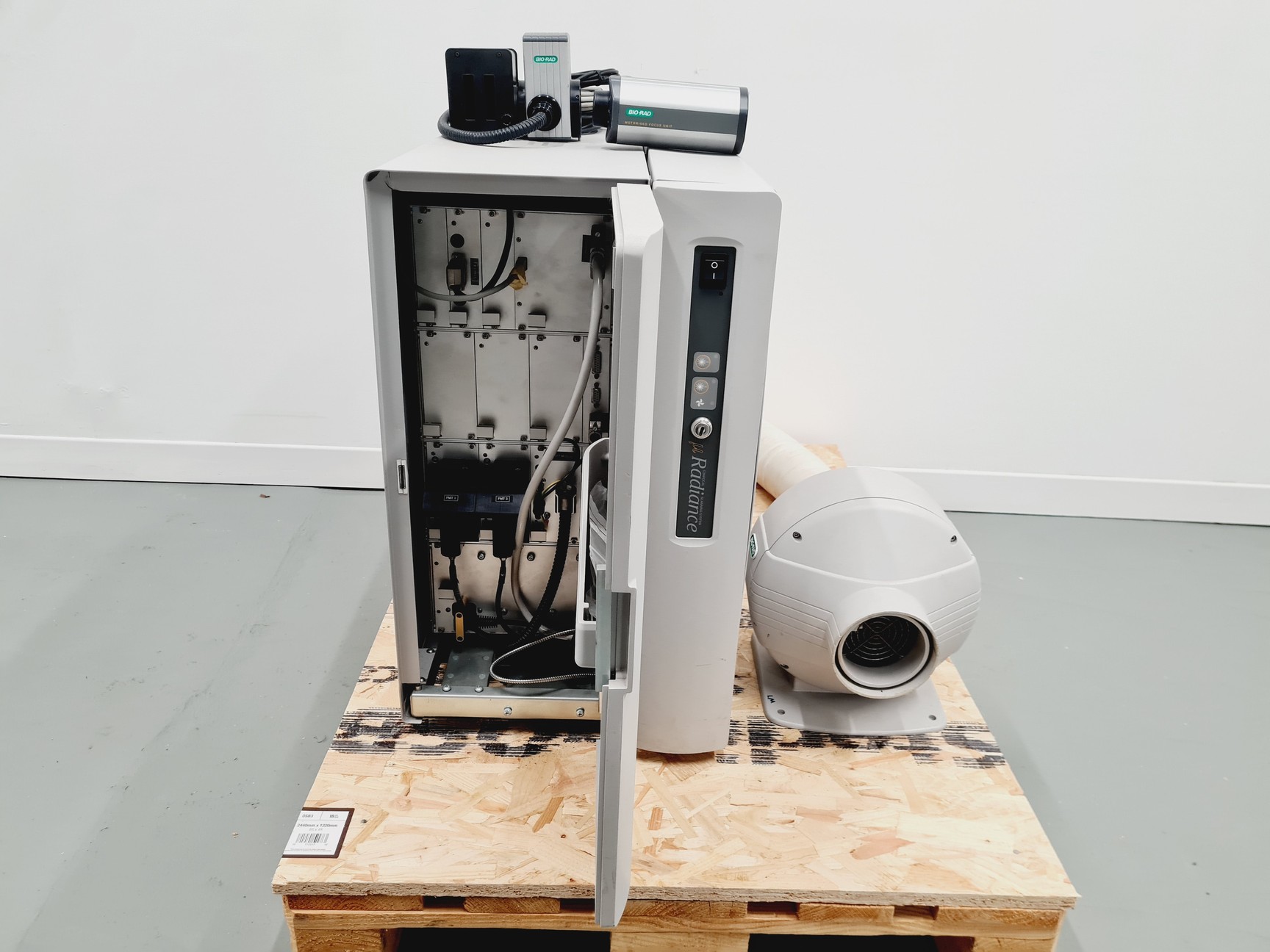 Image of BioRad MRAG2 Radiance Confocal Laser System Lab