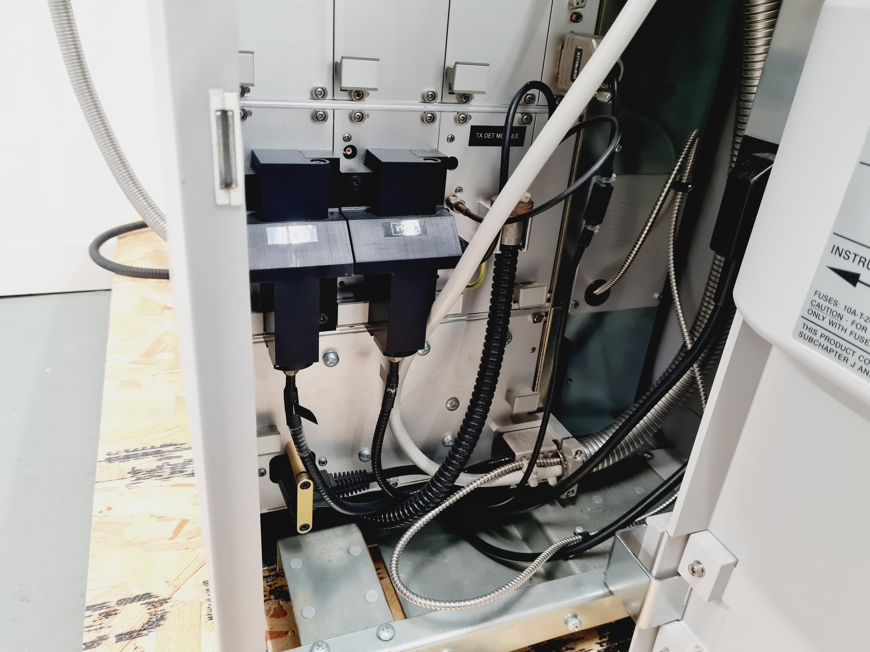 Image of BioRad MRAG2 Radiance Confocal Laser System Lab