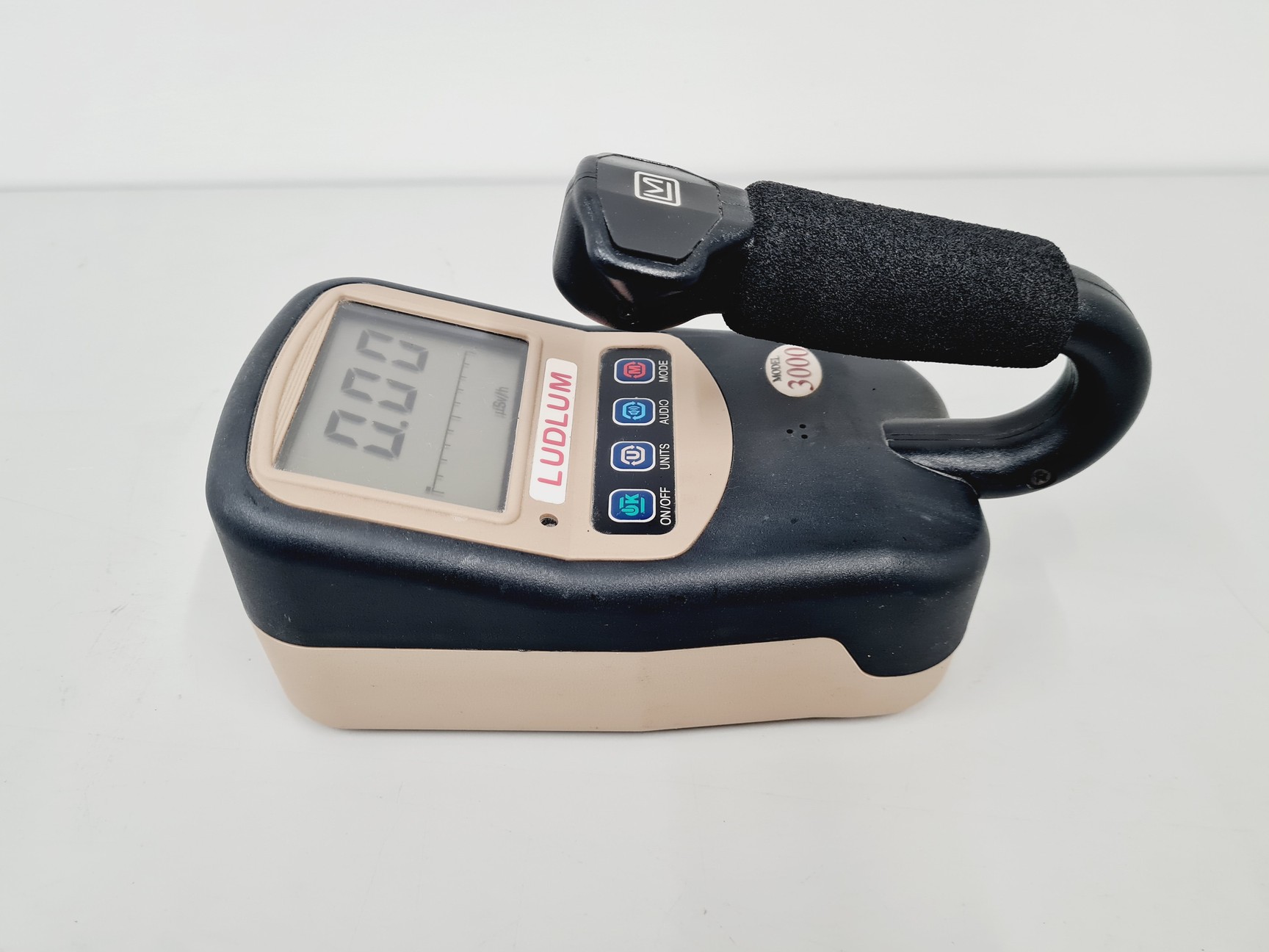 Image of Ludlum Model 3000 Digital Survey Meter Lab