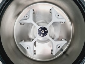 Thumbnail image of Eppendorf Centrifuge 5810 R