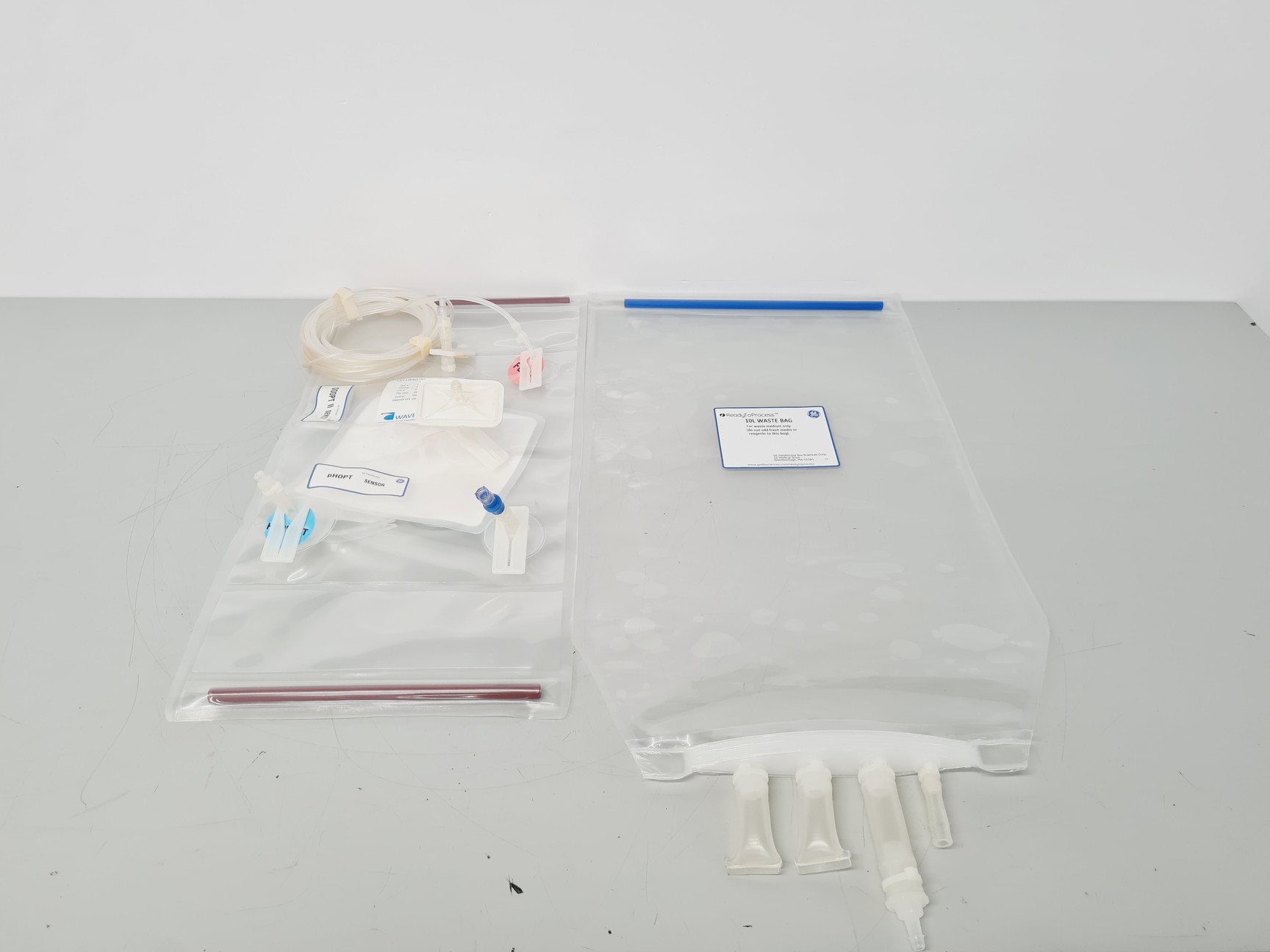Image of GE Xuri Cell Expansion System W25 with W25 Pump & W25 CBCU