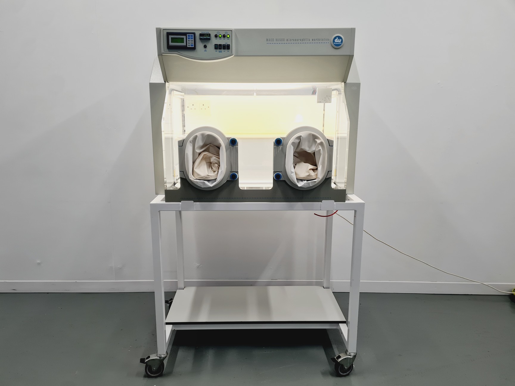 Image of DW Scientific MACS-VA500 Microaerophilic Workstation