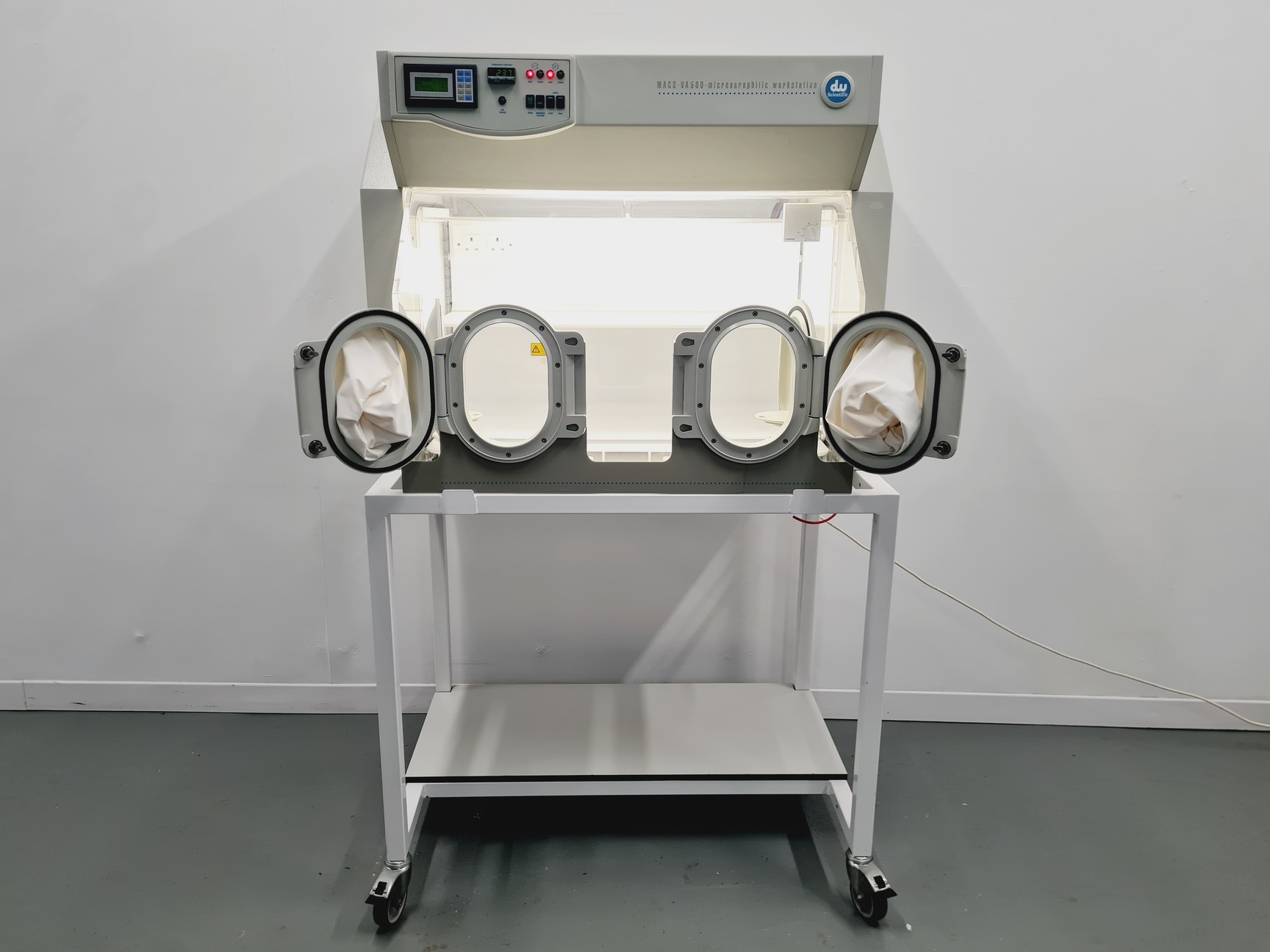 Image of DW Scientific MACS-VA500 Microaerophilic Workstation