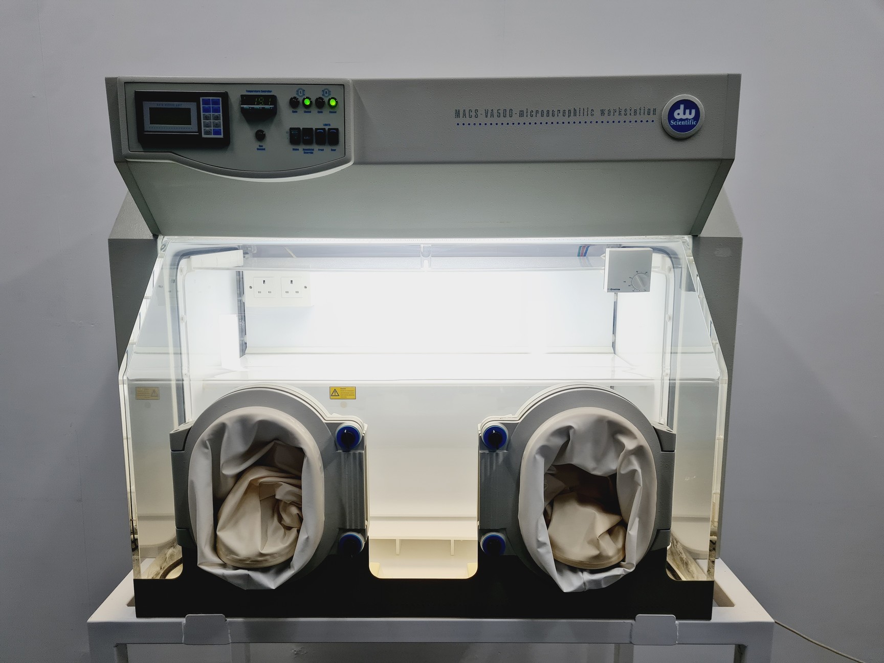 Image of DW Scientific MACS-VA500 Microaerophilic Workstation