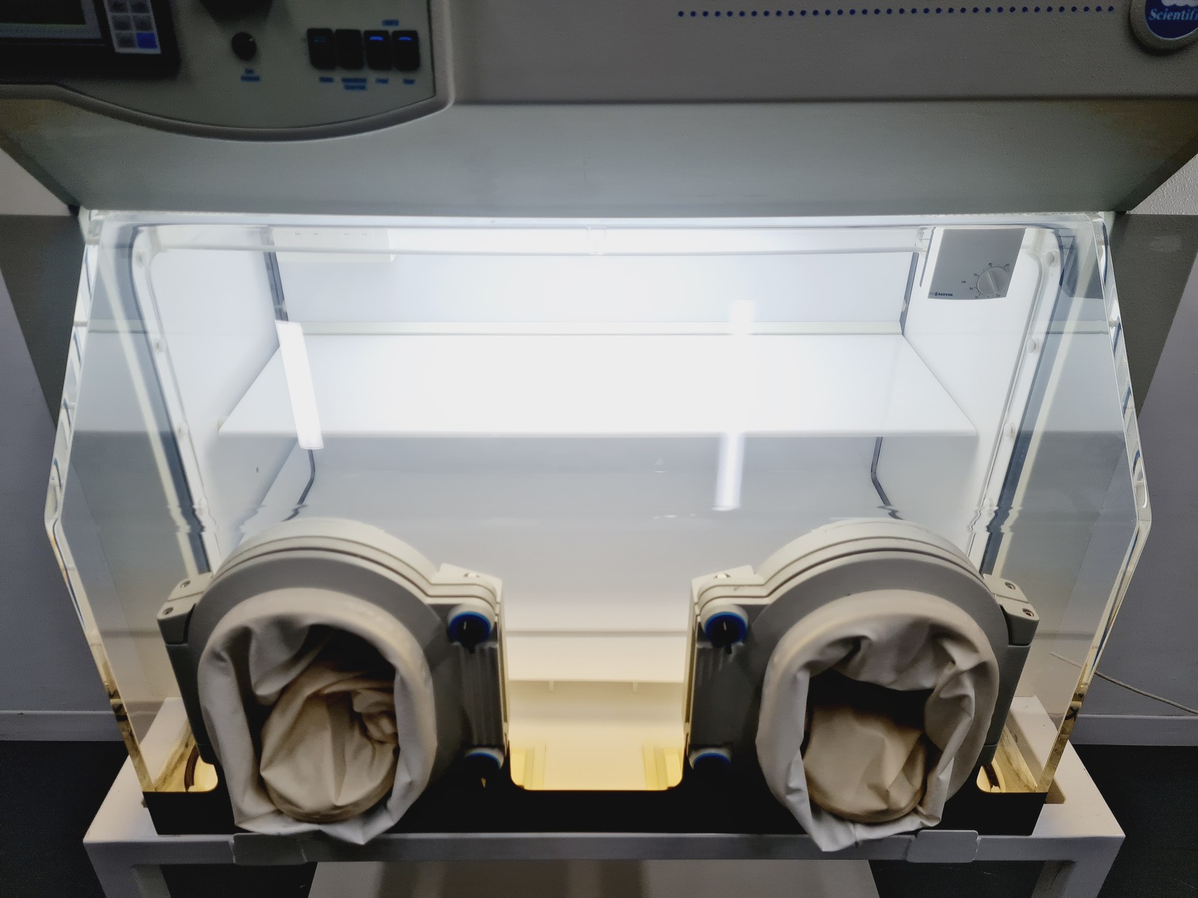 Image of DW Scientific MACS-VA500 Microaerophilic Workstation