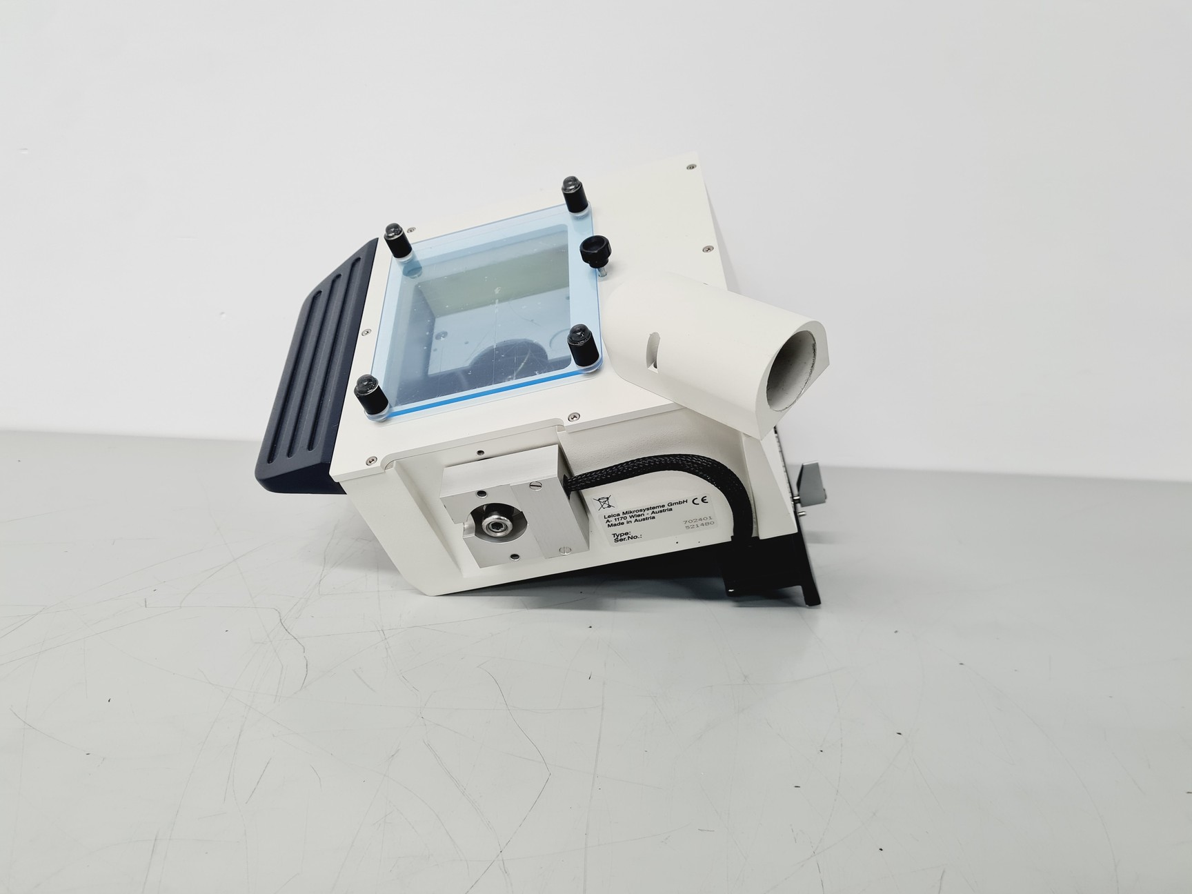 Image of Leica EM-FCS Cryosectioning kit