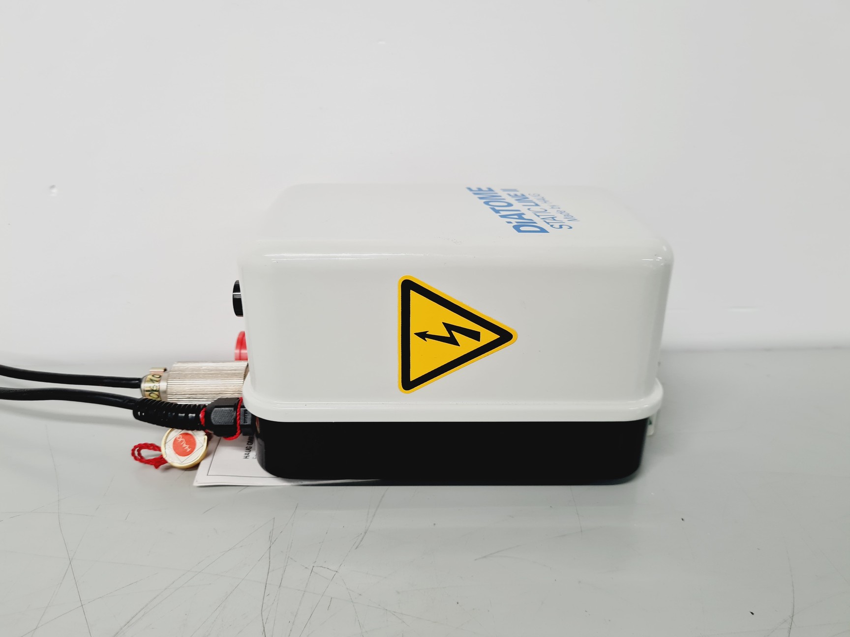 Image of Leica EM-FCS Cryosectioning kit