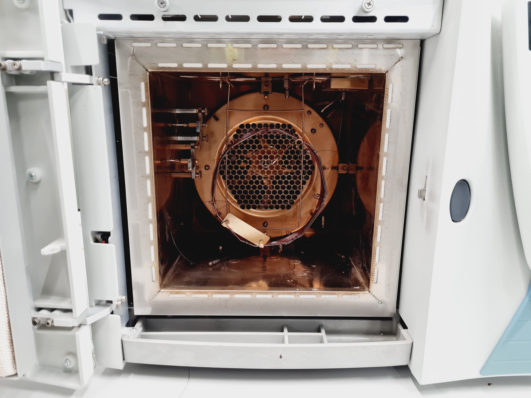 Image of Thermo Scientific Trace GC Ultra With CTC Analytics GC Pal