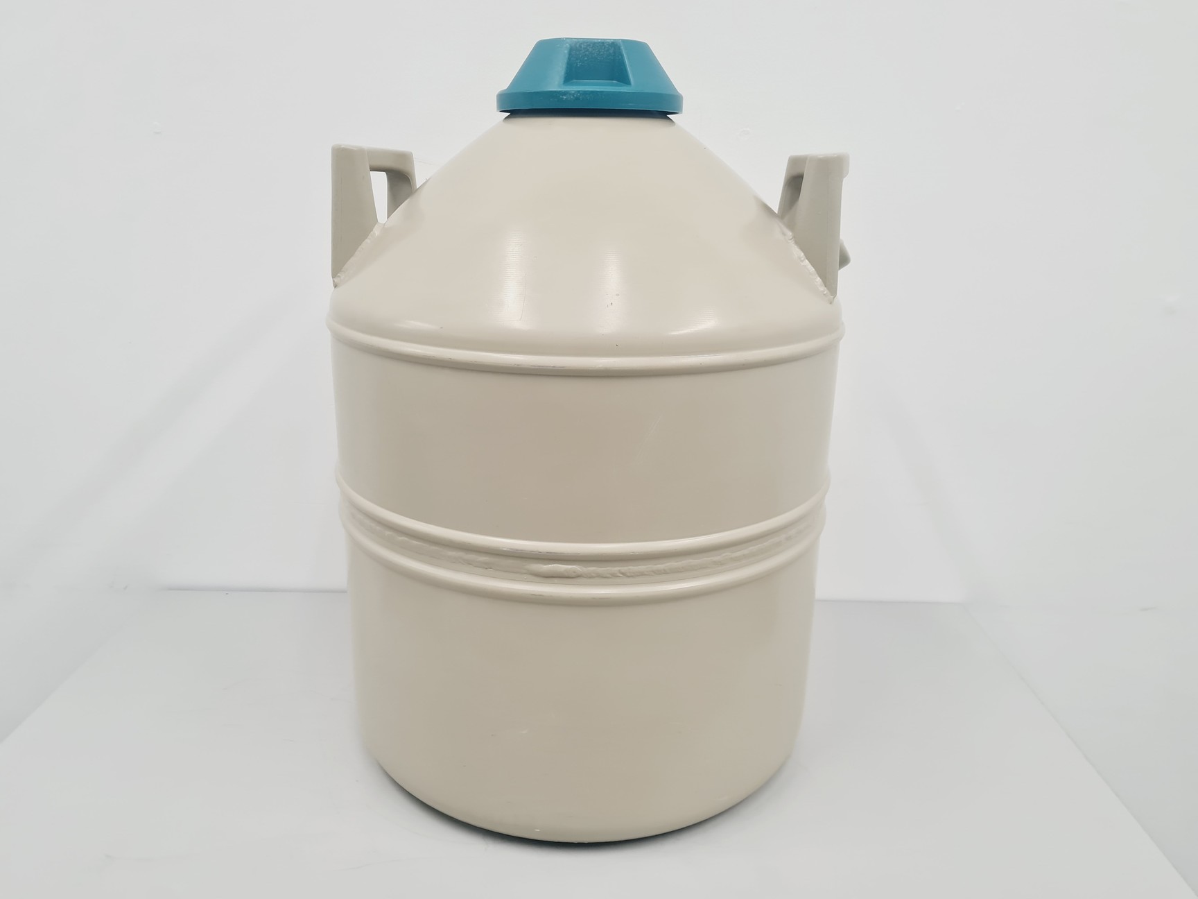 Image of MVE Lab30 Nitrogen Dewar