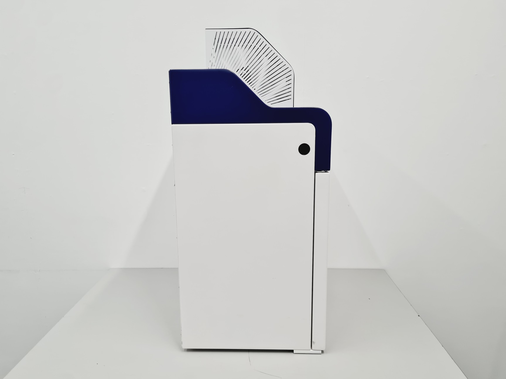 Image of UVP BioSpectrum 315 Imaging system with UVP White/2UV Transilluminator