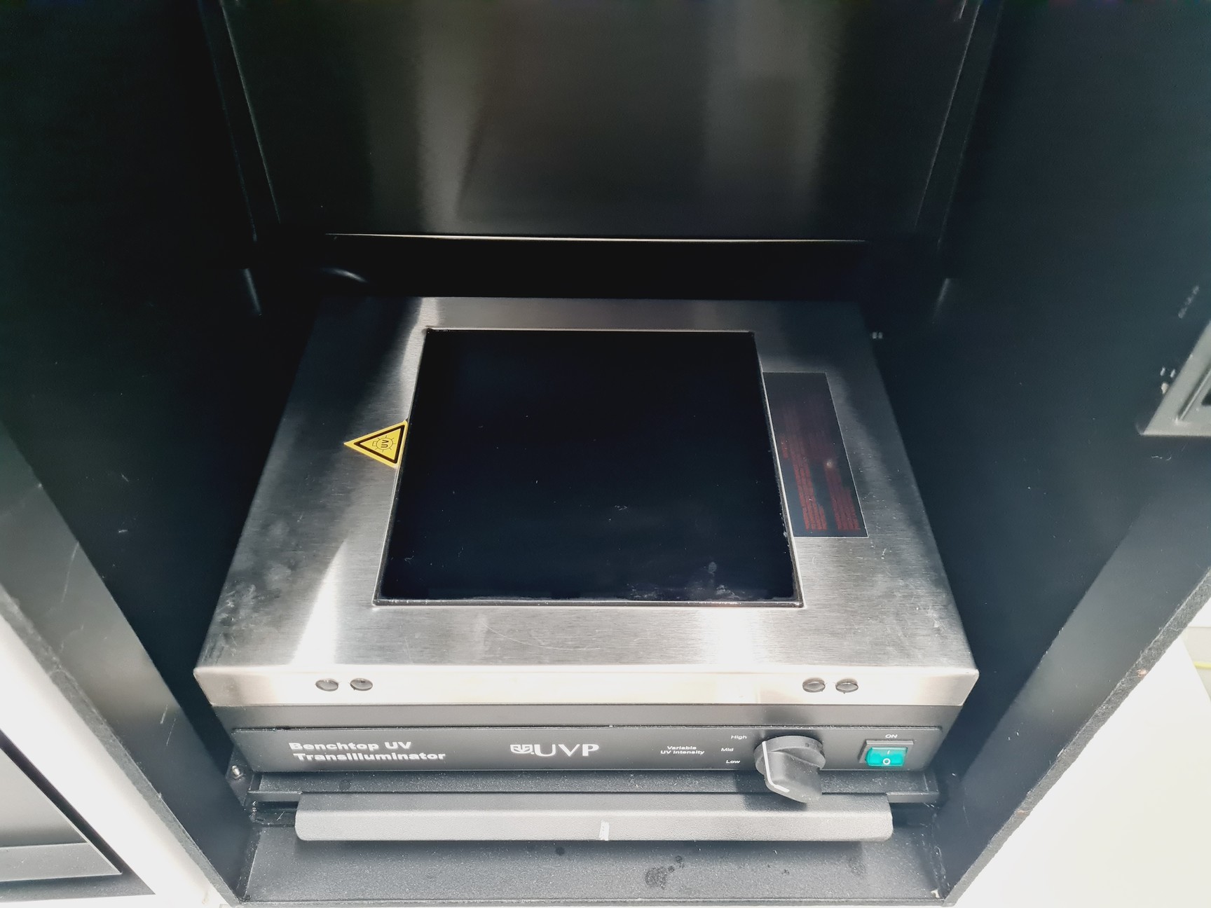 Image of UVP BioSpectrum 315 Imaging system with UVP White/2UV Transilluminator