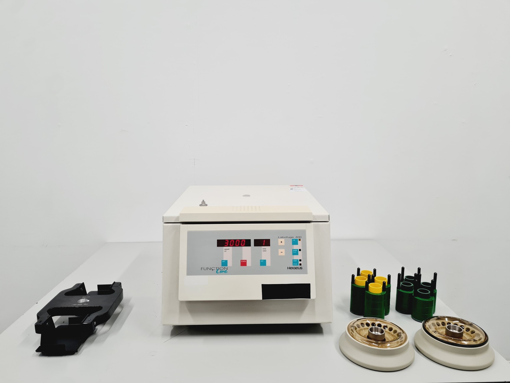 Image of Heraeus Labofuge 400 Centrifuge