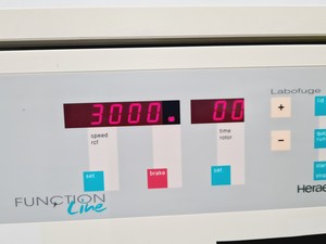 Thumbnail image of Heraeus Labofuge 400 Centrifuge