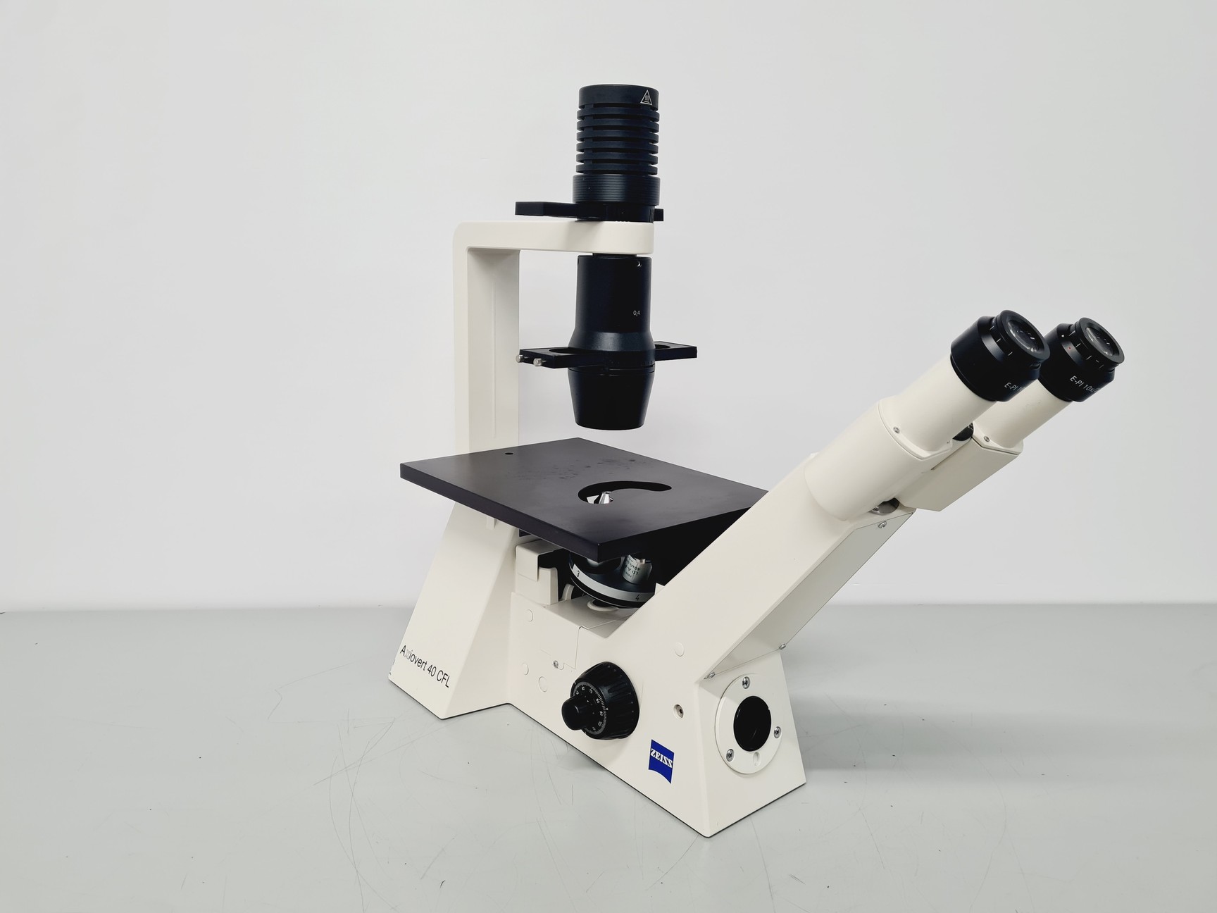 Image of Carl Zeiss Axiovert 40 CFL Microscope w/ 4 x Objectives Lab