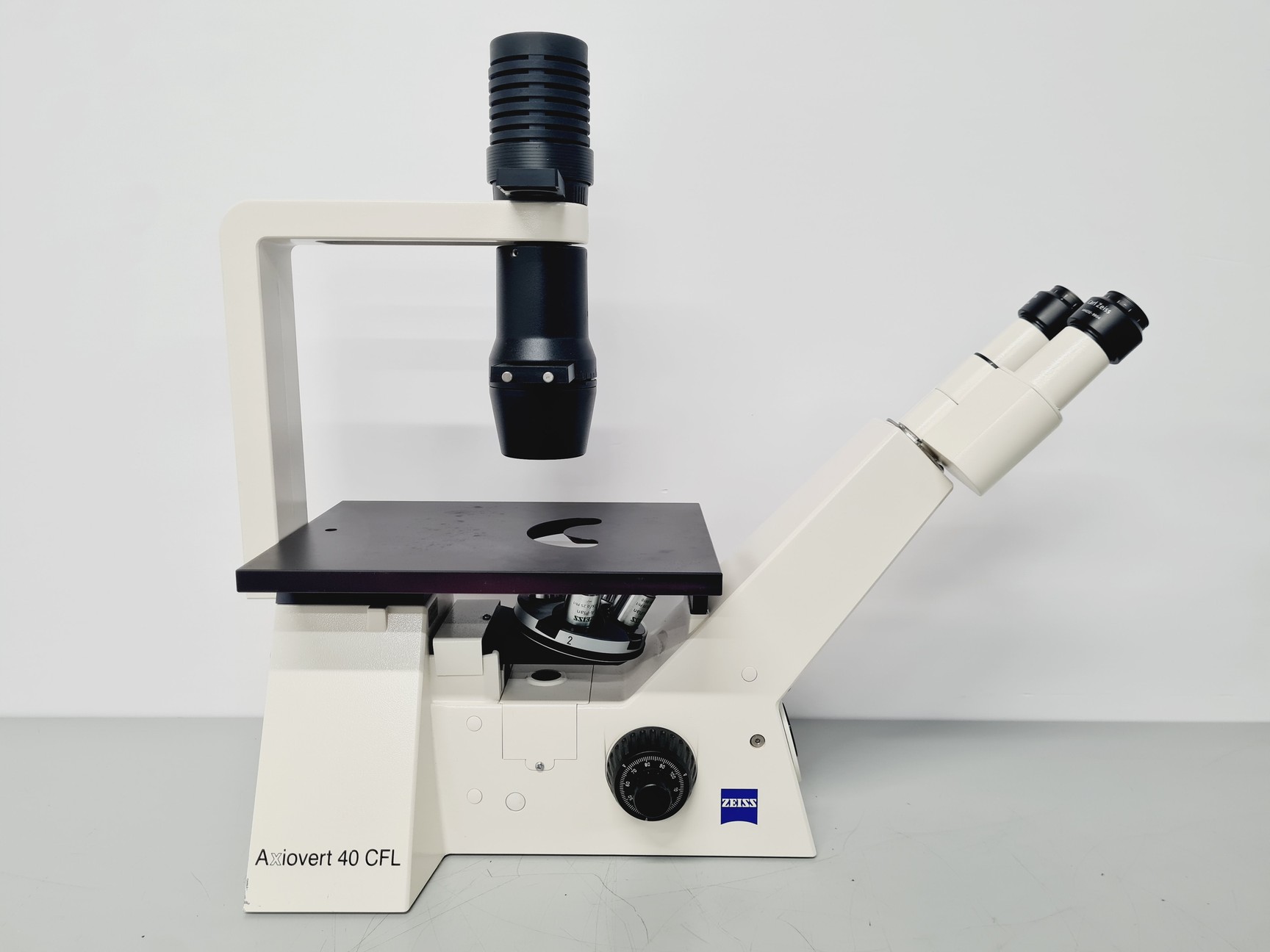 Image of Carl Zeiss Axiovert 40 CFL Microscope w/ 4 x Objectives Lab
