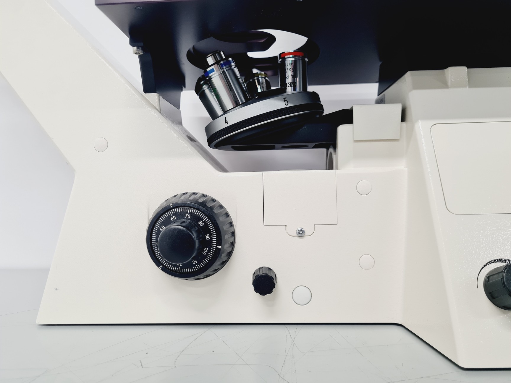 Image of Carl Zeiss Axiovert 40 CFL Microscope w/ 4 x Objectives Lab