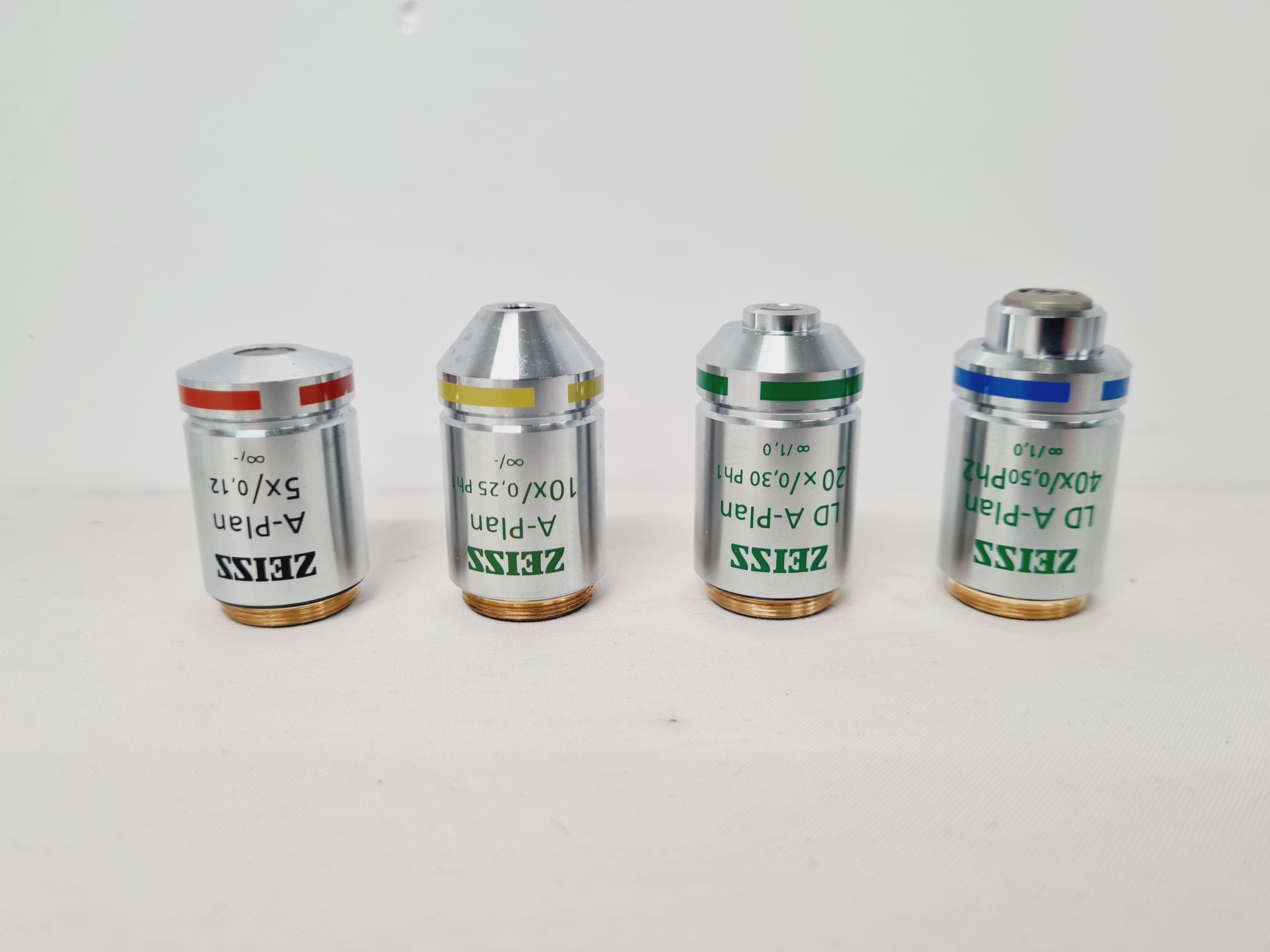Image of Carl Zeiss Axiovert 40 CFL Microscope w/ 4 x Objectives Lab