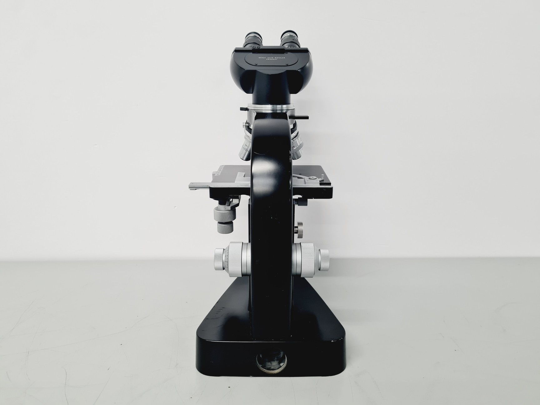 Image of Leitz Wetzlar 786496 Microscope w/ 5 x Objectives Lab
