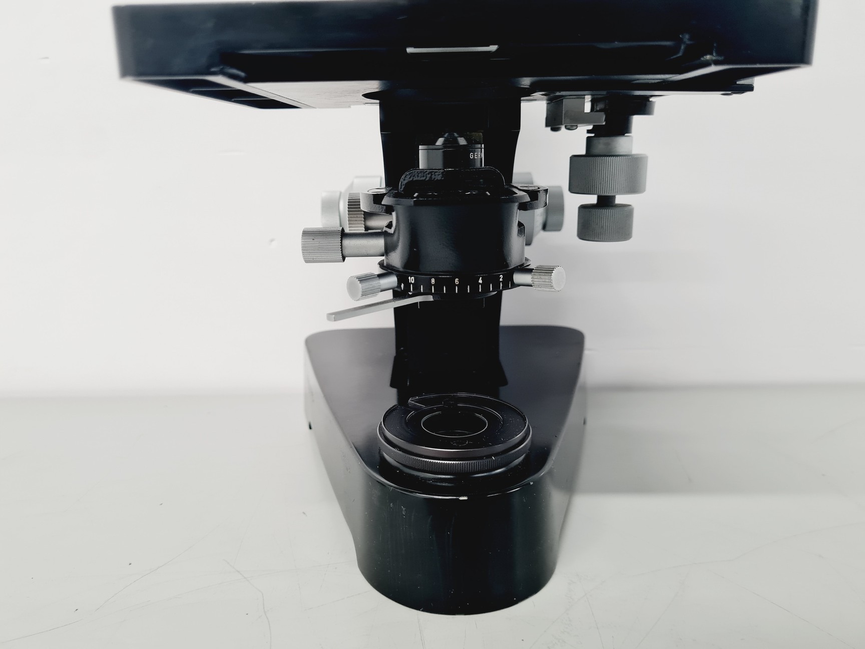 Image of Leitz Wetzlar 786496 Microscope w/ 5 x Objectives Lab