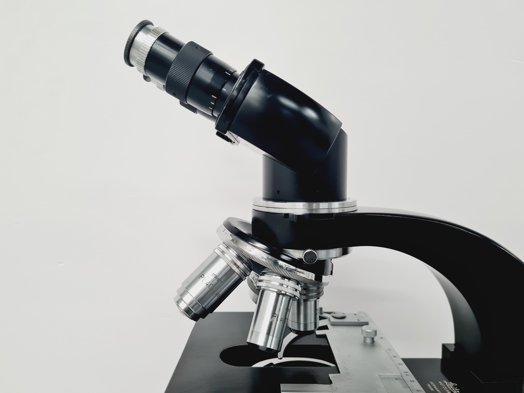 Image of Leitz Wetzlar 786496 Microscope w/ 5 x Objectives Lab