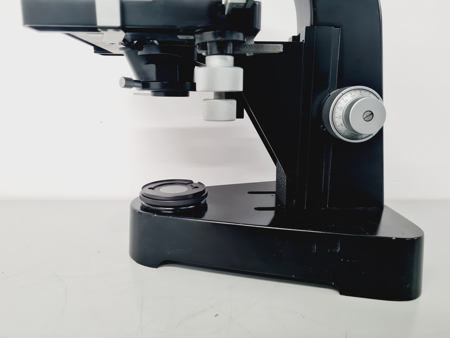 Image of Leitz Wetzlar 786496 Microscope w/ 5 x Objectives Lab