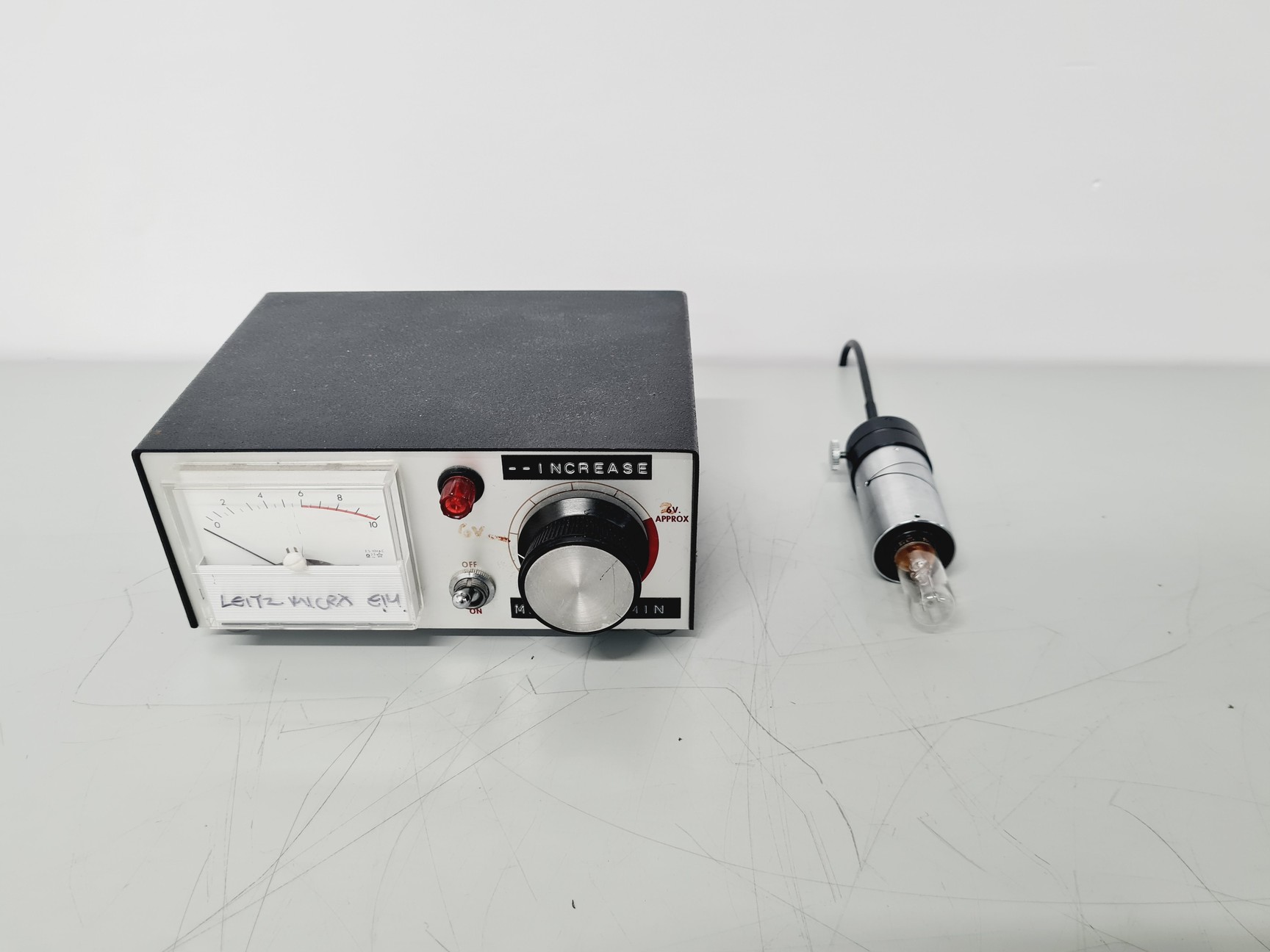 Image of Leitz Wetzlar 786496 Microscope w/ 5 x Objectives Lab