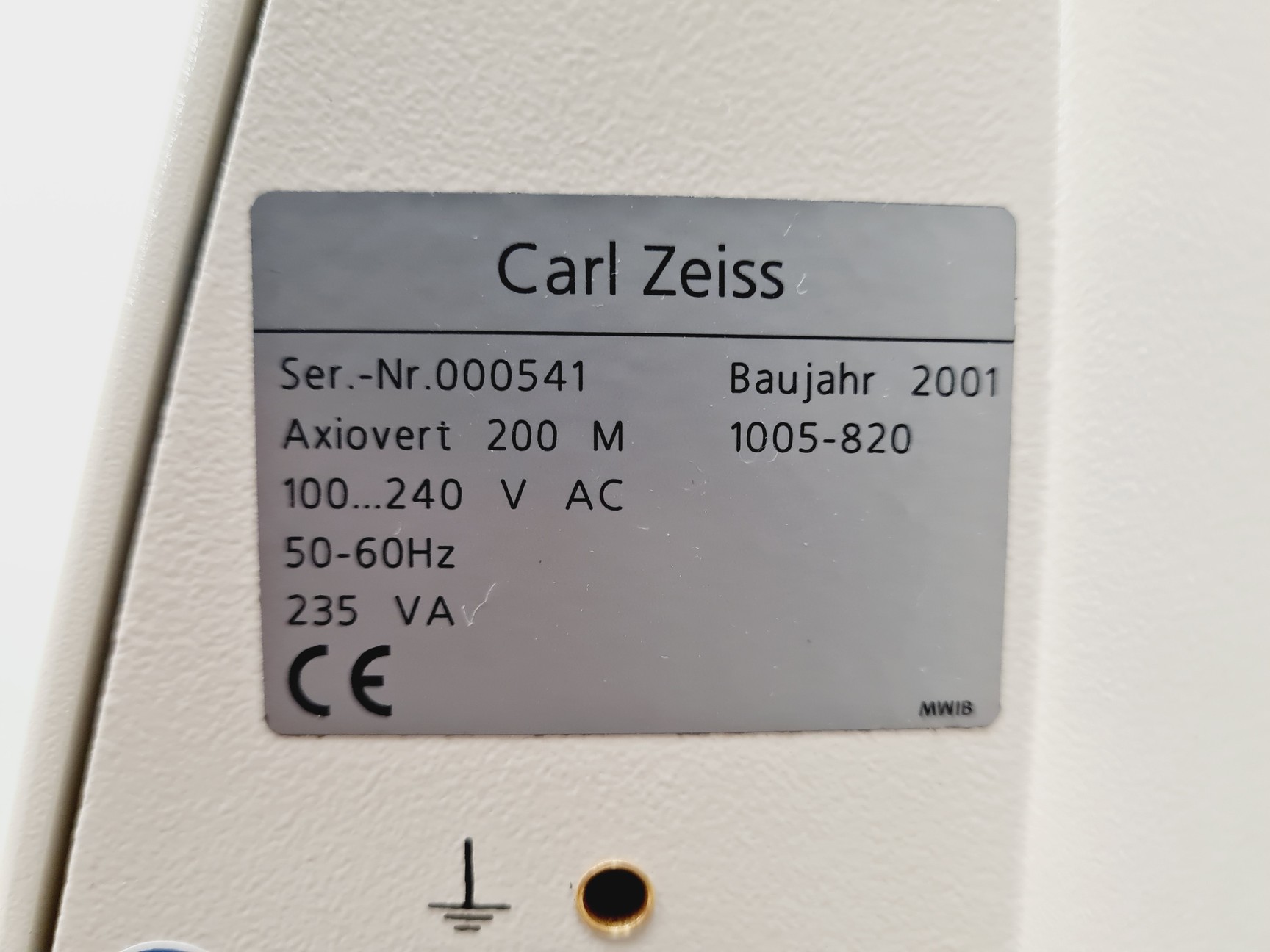 Image of Carl Zeiss Axiovert 200M with 4 x Objectives 