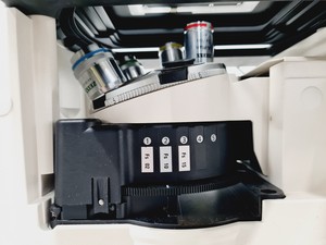 Thumbnail image of Carl Zeiss Axiovert 200M with 4 x Objectives 