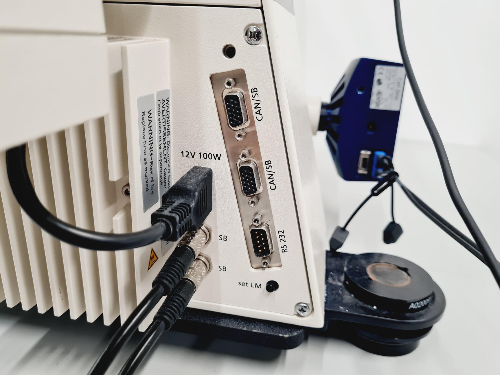 Image of Carl Zeiss Axiovert 200M with 4 x Objectives 