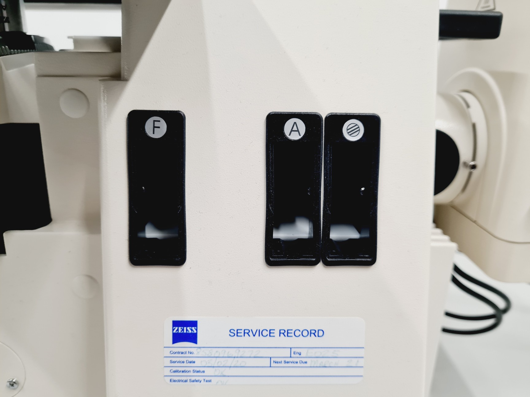 Image of Carl Zeiss Axiovert 200M with 4 x Objectives 