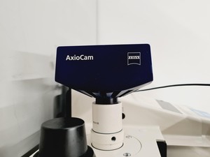 Thumbnail image of Carl Zeiss Axiovert 200M with 4 x Objectives 