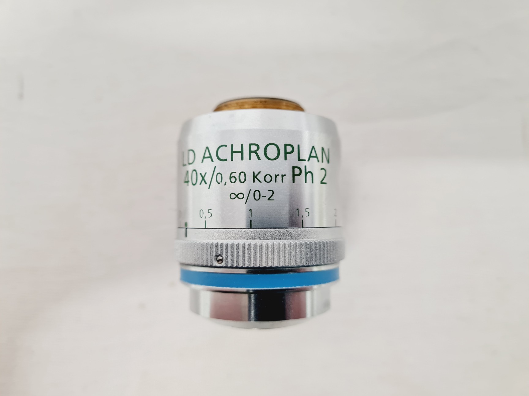 Image of Carl Zeiss Axiovert 200M with 4 x Objectives 