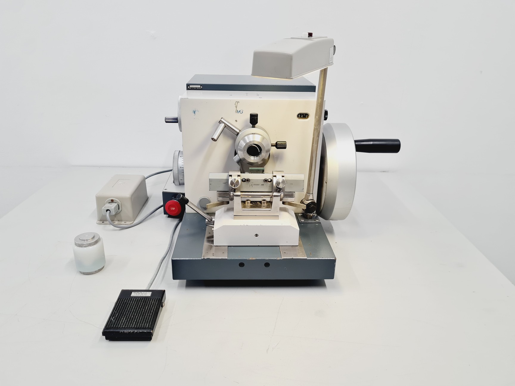 Image of Leica Autocut 1140 Microtome