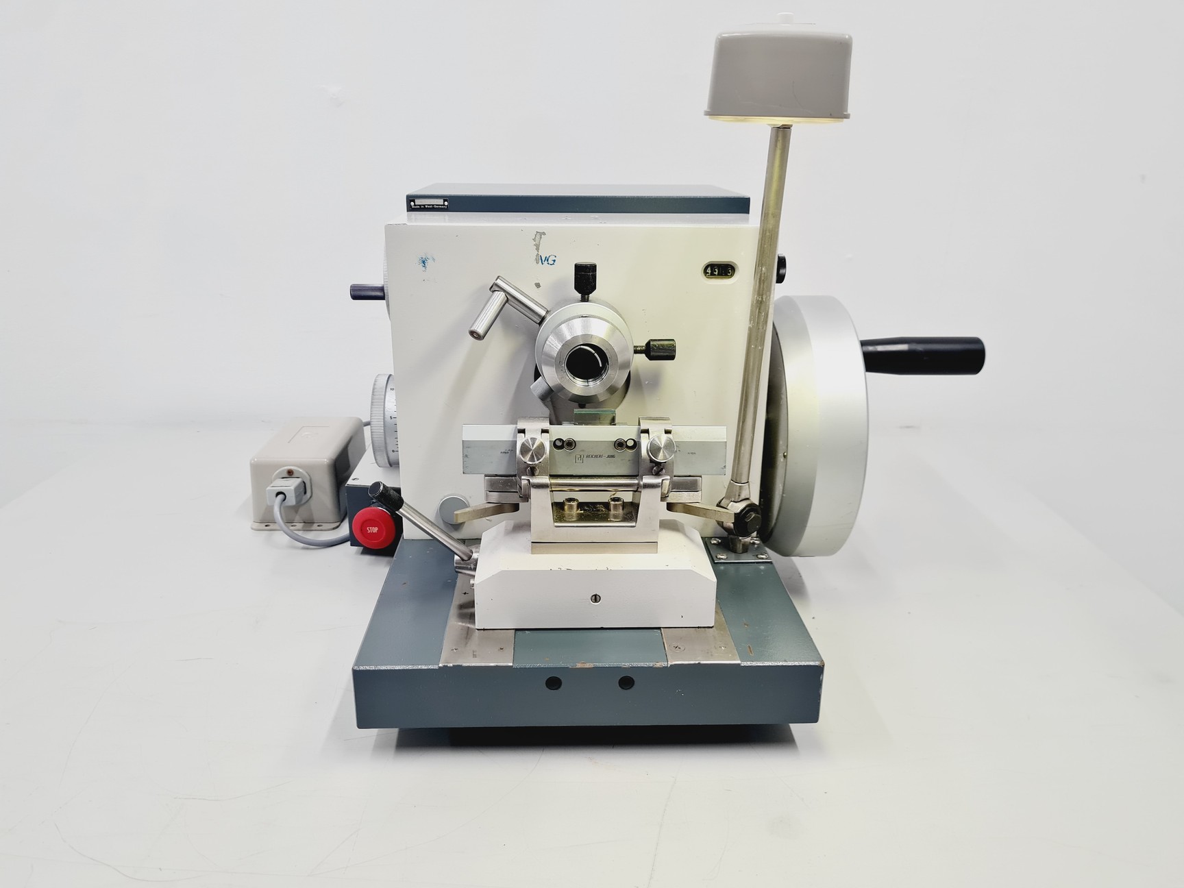 Image of Leica Autocut 1140 Microtome