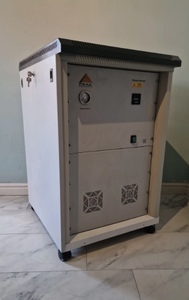 Image of Peak Scientific NM30LA High Purity Nitrogen Generator Lab