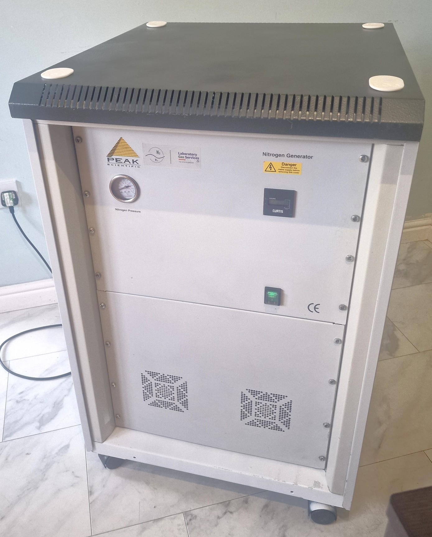 Image of Peak Scientific NM30LA High Purity Nitrogen Generator Lab