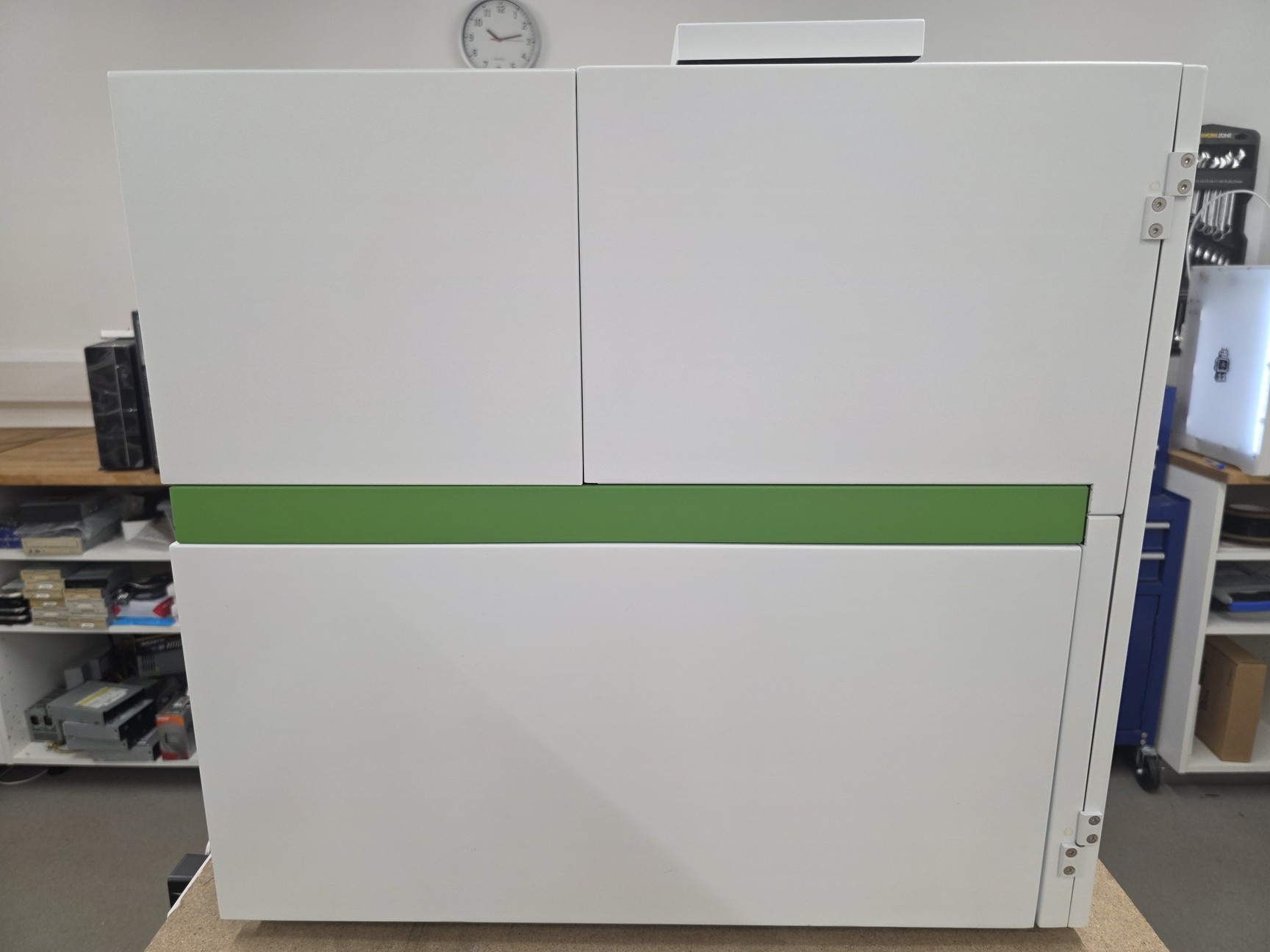 Image of Perkin Elmer MicroBeta® TriLux Model 2450-0120 12 Detector 96/384 Well System 