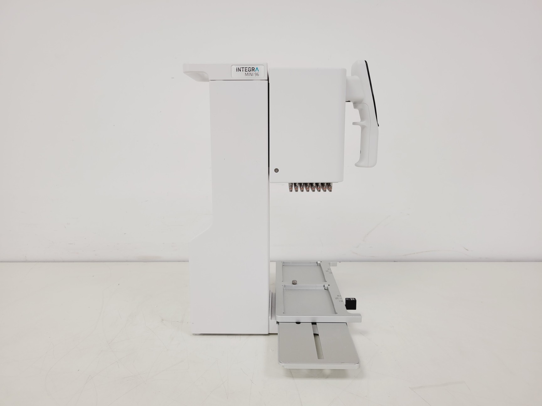 Image of Integra Mini 96 300ul Portable Electronic Pipette Lab