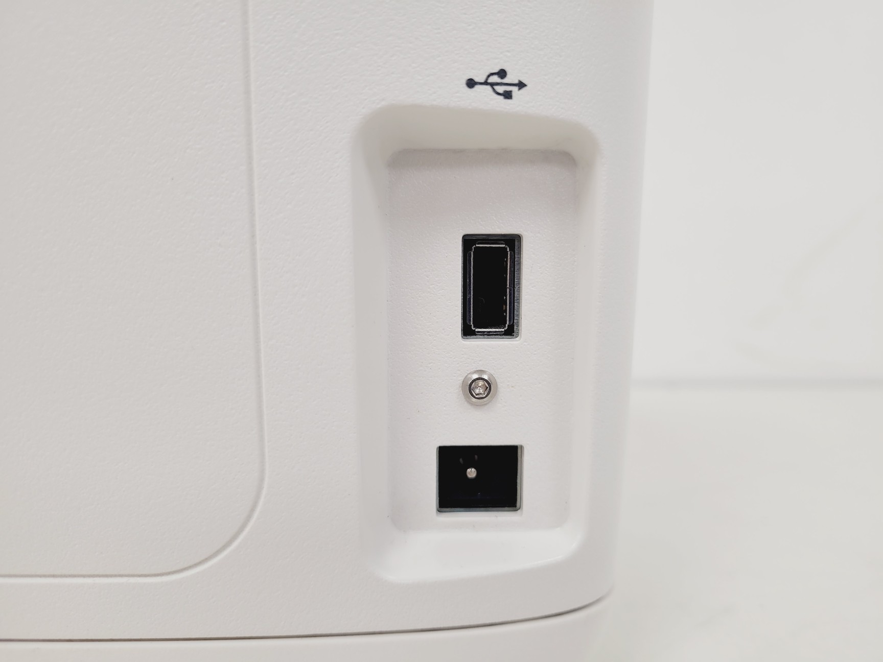 Image of Invitrogen Countess II Automated Cell Counter Lab