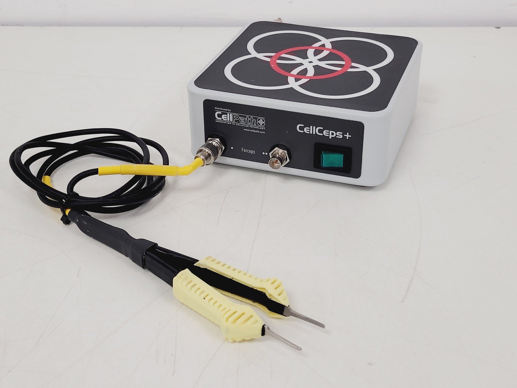 Image of CellPath CellCeps Plus Heated Forceps System Lab