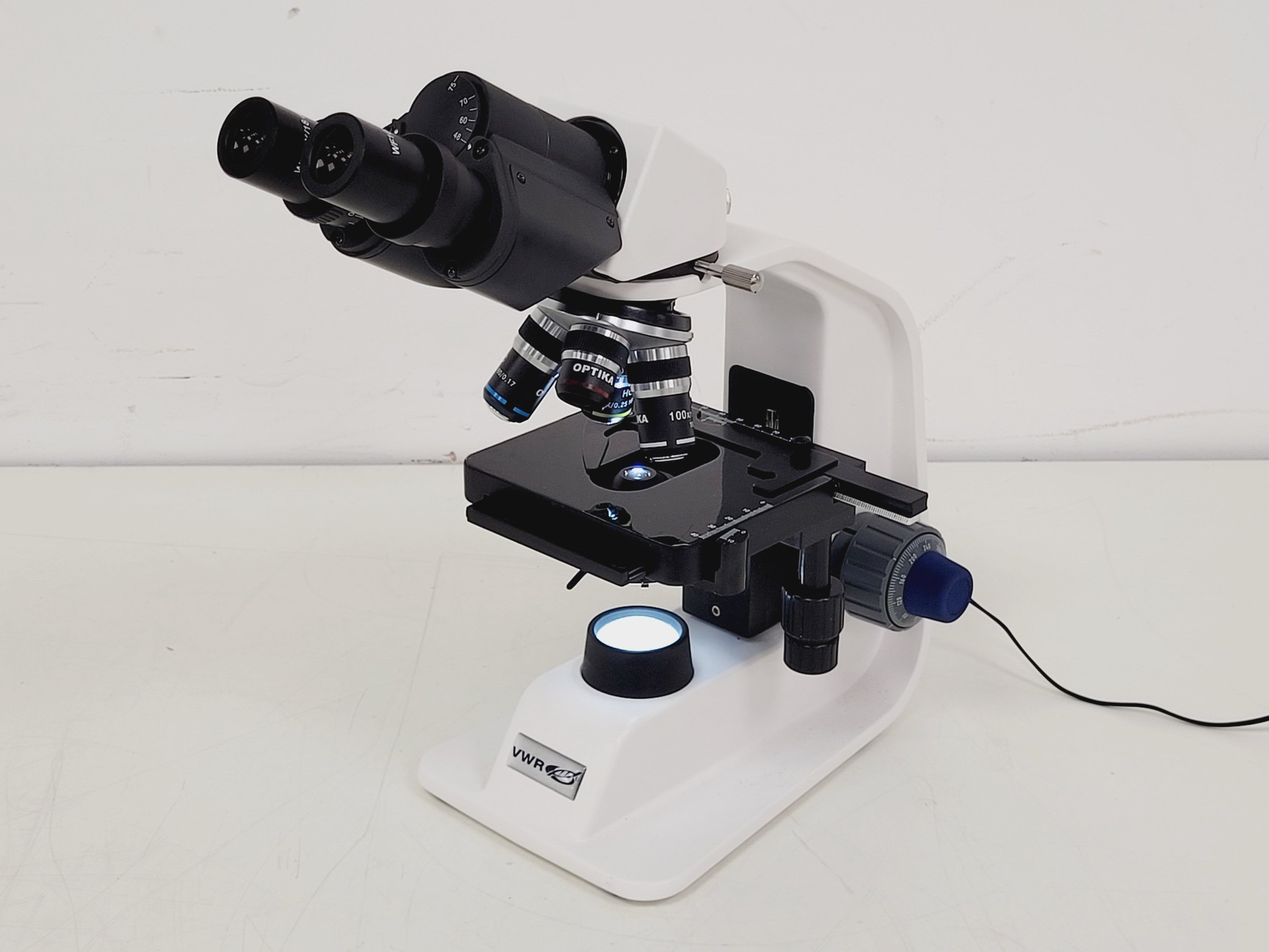 Image of VWR BL124A Brightfield Microscope 4 x Optika Objectives 4/10/40/100x Lab
