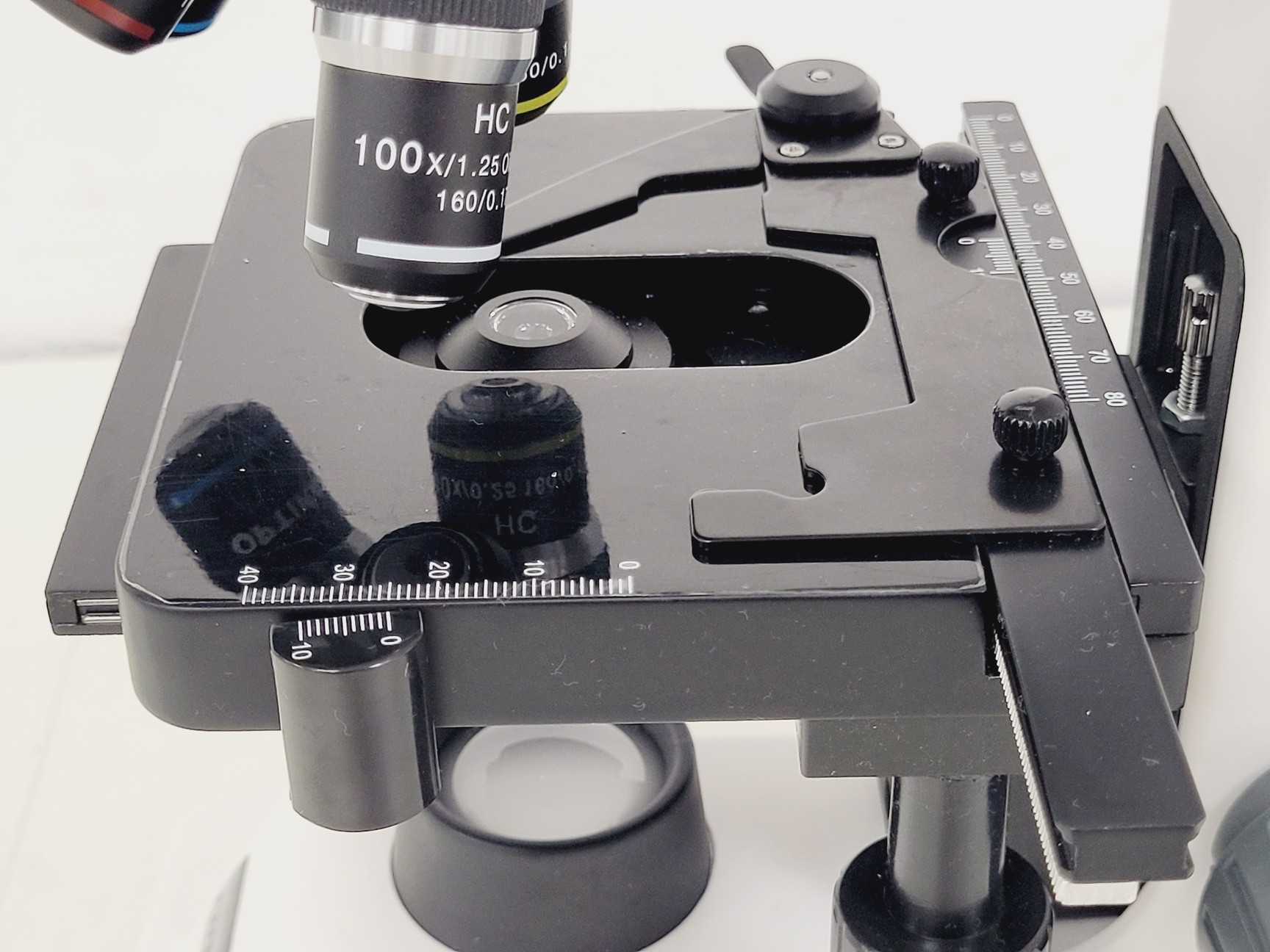 Image of VWR BL124A Brightfield Microscope 4 x Optika Objectives 4/10/40/100x Lab