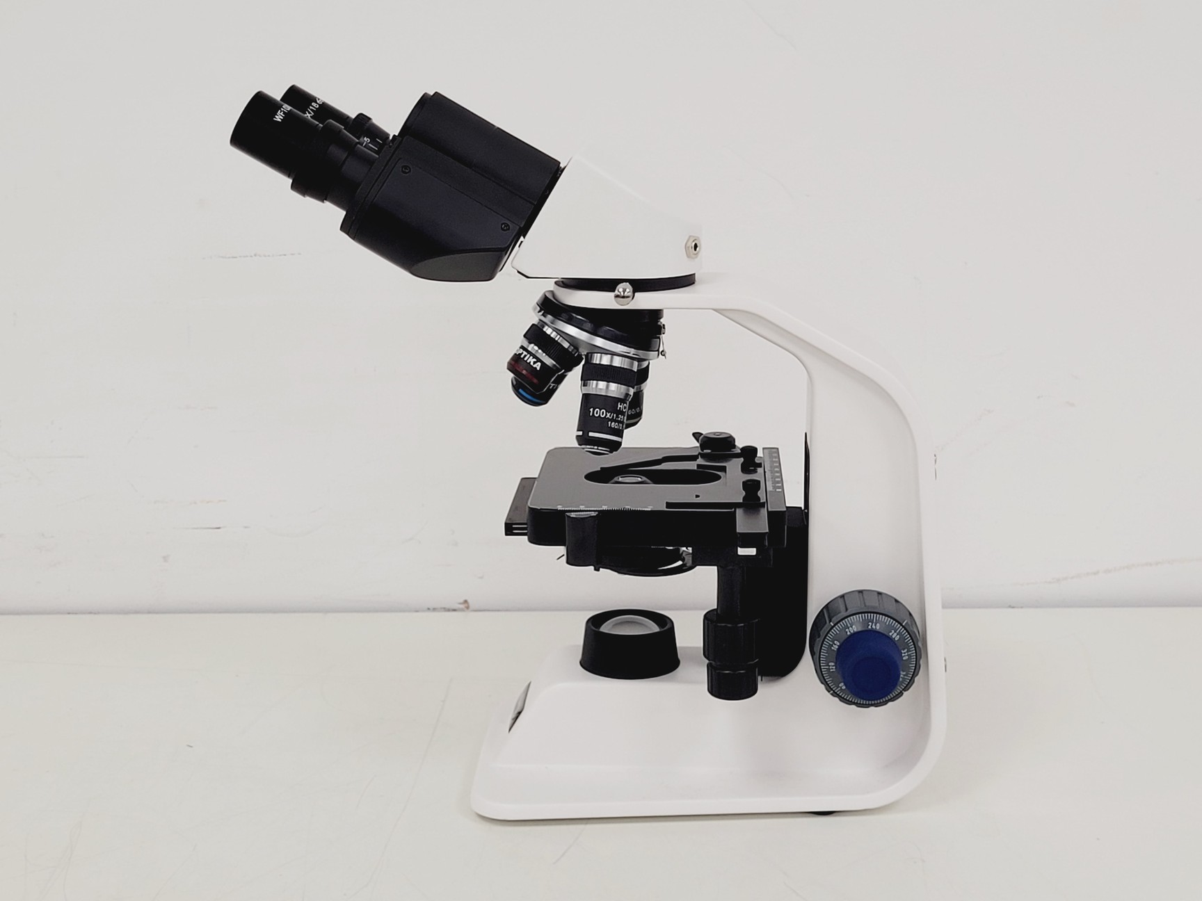 Image of VWR BL124A Brightfield Microscope 4 x Optika Objectives 4/10/40/100x Lab