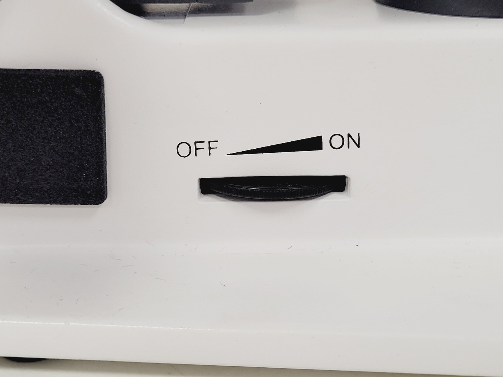 Image of VWR BL124A Brightfield Microscope 4 x Optika Objectives 4/10/40/100x Lab