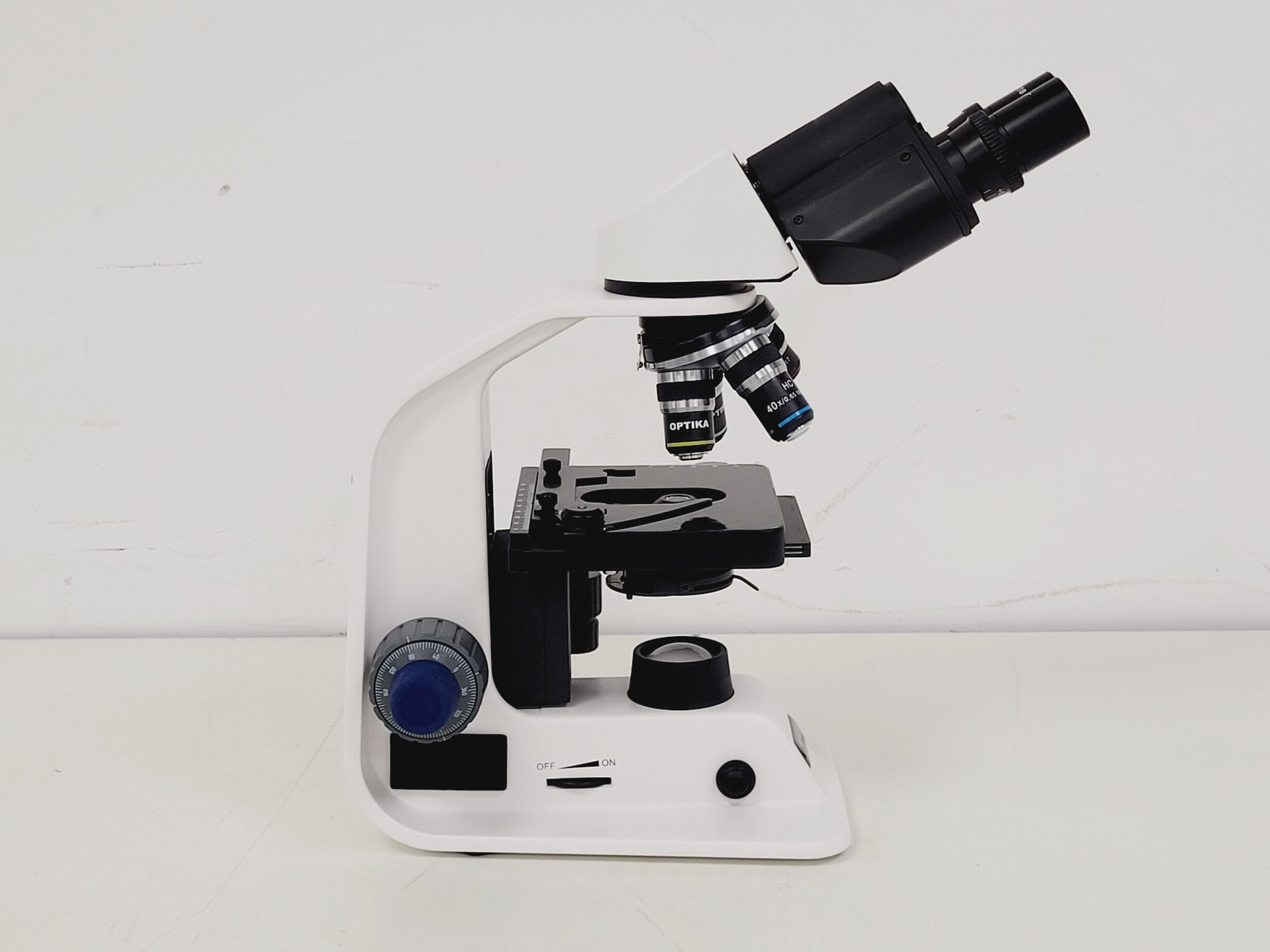 Image of VWR BL124A Brightfield Microscope 4 x Optika Objectives 4/10/40/100x Lab