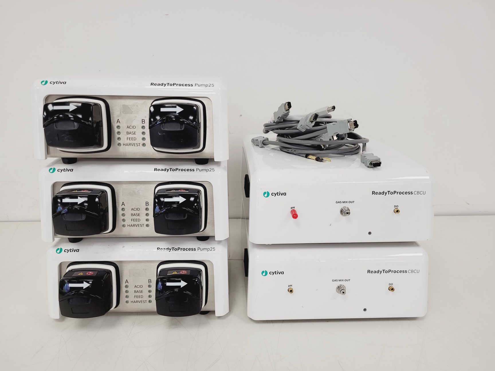 Image of Cytiva ReadyToProcess WAVE 25 w/ Tray 50, Pump25, CBCU Software, System Lab